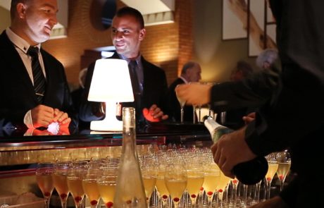 Le bar à cocktails de L'Almandin à Saint-Cyprien